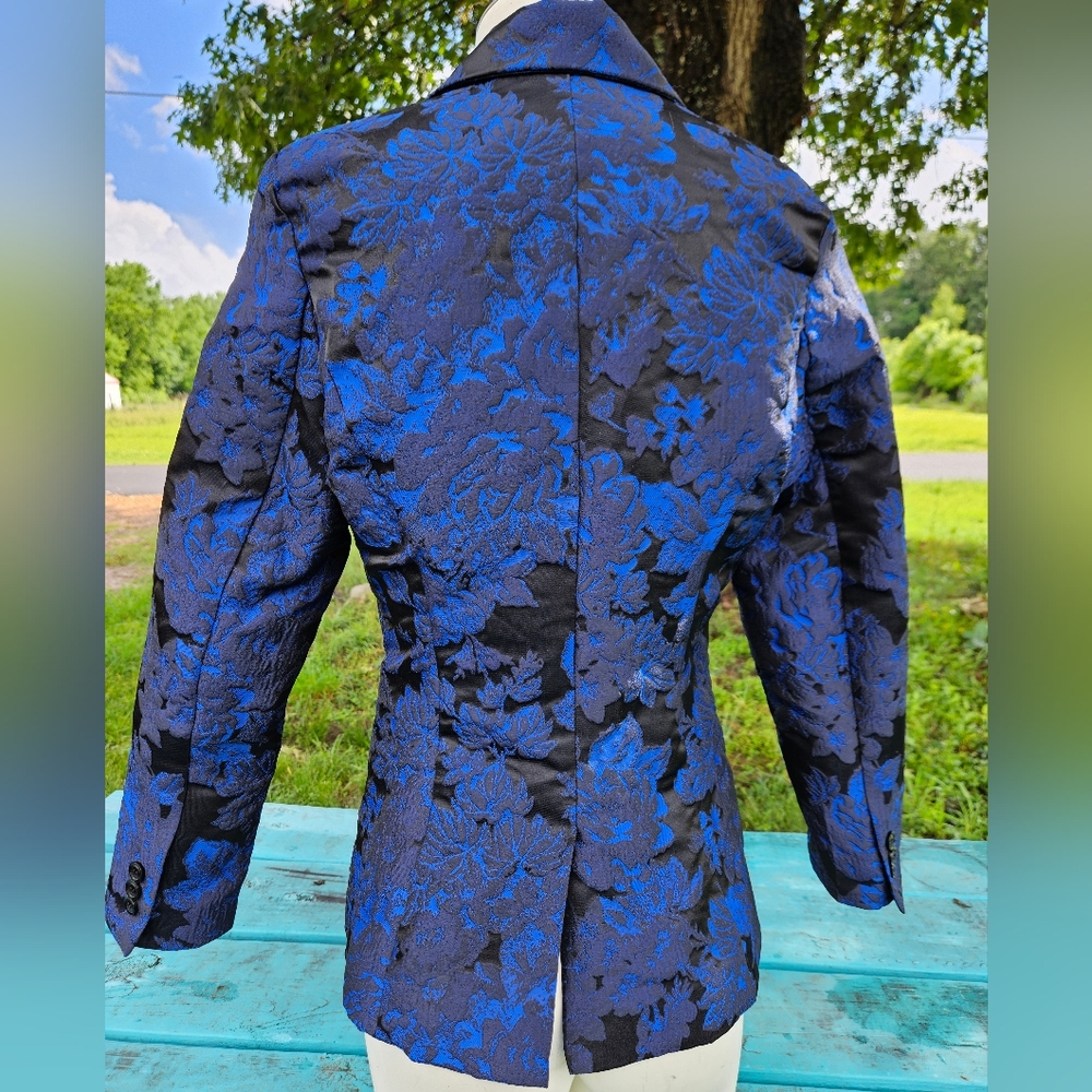 Simply Styled Amparo Blue Jacquard Blazer - Picture 8 of 13